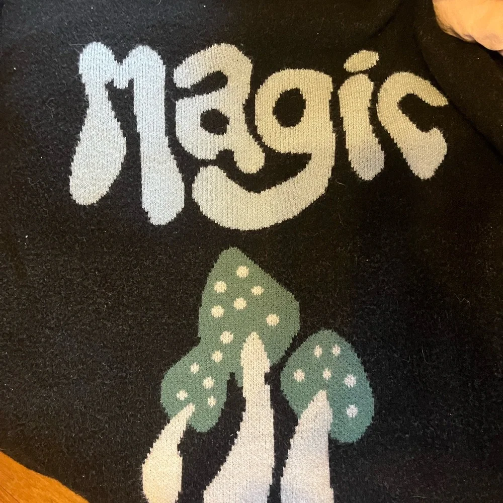 Sweater - Picture 4 of 5
